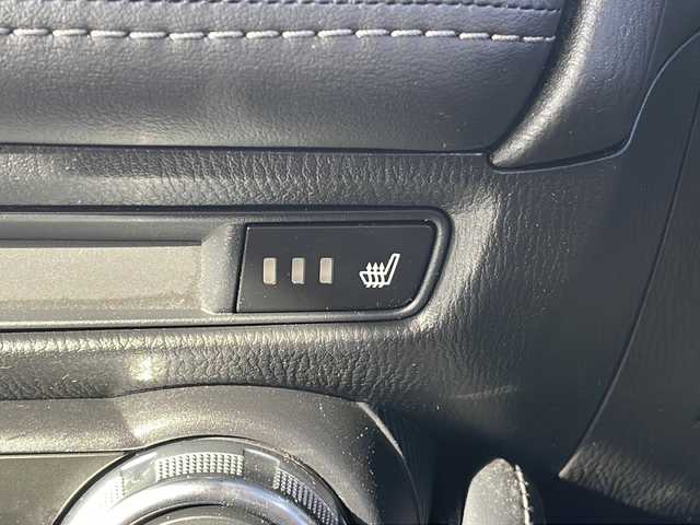 マツダ デミオ 13S ツーリング 三重県 2017(平29)年 4.9万km エターナルブルーマイカ マツダコネクトナビ/バックカメラ/ＢＳＭ/レーンキープアシスト/コーナーセンサー/純正ビルトインＥＴＣ/シートヒーター/ステアリングスイッチ/衝突被害軽減システム/ＬＥＤヘッドライト/オートライト/ＭＴモード/電動格納ミラー/純正AW/禁煙車