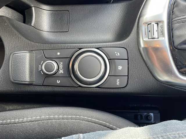 マツダ デミオ 13S ツーリング 三重県 2017(平29)年 4.9万km エターナルブルーマイカ マツダコネクトナビ/バックカメラ/ＢＳＭ/レーンキープアシスト/コーナーセンサー/純正ビルトインＥＴＣ/シートヒーター/ステアリングスイッチ/衝突被害軽減システム/ＬＥＤヘッドライト/オートライト/ＭＴモード/電動格納ミラー/純正AW/禁煙車