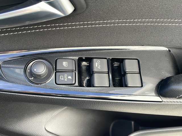 マツダ デミオ 13S ツーリング 三重県 2017(平29)年 4.9万km エターナルブルーマイカ マツダコネクトナビ/バックカメラ/ＢＳＭ/レーンキープアシスト/コーナーセンサー/純正ビルトインＥＴＣ/シートヒーター/ステアリングスイッチ/衝突被害軽減システム/ＬＥＤヘッドライト/オートライト/ＭＴモード/電動格納ミラー/純正AW/禁煙車