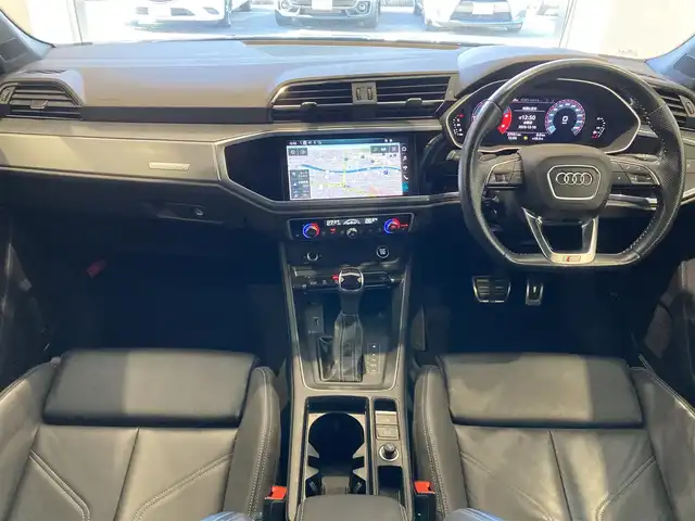 アウディ Ｑ３ SB 35TDIクワトロ Sライン 熊本県 2020(令2)年 3.7万km ミトスブラックメタリック ・ワンオーナー/・スマートキー/・プッシュスタート/・ハイビームアシスト/・パーキングアシスト/・リアクロストラフィックアシスト/・アダプティブドライブアシスト/・接近警告/・Audiプレセンス/・Audiサイドアシスト/・レーン逸脱警告/・休憩の推奨/・クルーズコントロール(追従式)/・黒革シート/・前席パワーシート/・前席シートヒーター/・純正メモリナビ/　【Bluetooth・USB・AppleCarPlay・AndroidAuto】/・フルセグTV/・全方位カメラ/・ETC2.0/・バーチャルコクピット/・ワイヤレス充電/・パワーバックドア/・LEDヘッドランプ/・純正マット/・保証書/取説