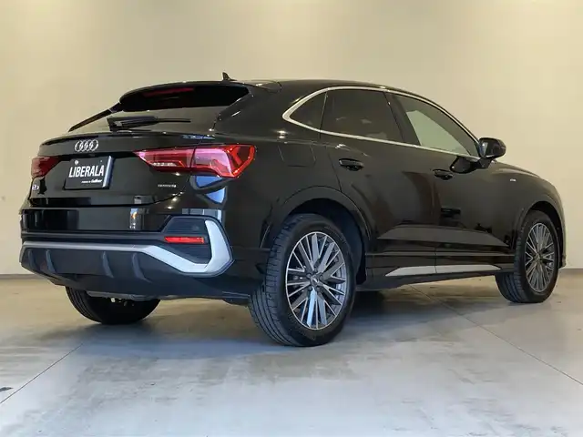 アウディ Ｑ３ SB 35TDIクワトロ Sライン 熊本県 2020(令2)年 3.7万km ミトスブラックメタリック ・ワンオーナー/・スマートキー/・プッシュスタート/・ハイビームアシスト/・パーキングアシスト/・リアクロストラフィックアシスト/・アダプティブドライブアシスト/・接近警告/・Audiプレセンス/・Audiサイドアシスト/・レーン逸脱警告/・休憩の推奨/・クルーズコントロール(追従式)/・黒革シート/・前席パワーシート/・前席シートヒーター/・純正メモリナビ/　【Bluetooth・USB・AppleCarPlay・AndroidAuto】/・フルセグTV/・全方位カメラ/・ETC2.0/・バーチャルコクピット/・ワイヤレス充電/・パワーバックドア/・LEDヘッドランプ/・純正マット/・保証書/取説