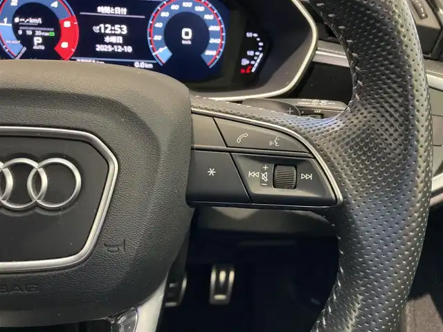 アウディ Ｑ３ SB 35TDIクワトロ Sライン 熊本県 2020(令2)年 3.7万km ミトスブラックメタリック ・ワンオーナー/・スマートキー/・プッシュスタート/・ハイビームアシスト/・パーキングアシスト/・リアクロストラフィックアシスト/・アダプティブドライブアシスト/・接近警告/・Audiプレセンス/・Audiサイドアシスト/・レーン逸脱警告/・休憩の推奨/・クルーズコントロール(追従式)/・黒革シート/・前席パワーシート/・前席シートヒーター/・純正メモリナビ/　【Bluetooth・USB・AppleCarPlay・AndroidAuto】/・フルセグTV/・全方位カメラ/・ETC2.0/・バーチャルコクピット/・ワイヤレス充電/・パワーバックドア/・LEDヘッドランプ/・純正マット/・保証書/取説