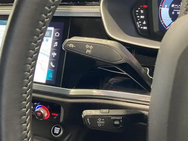 アウディ Ｑ３ SB 35TDIクワトロ Sライン 熊本県 2020(令2)年 3.7万km ミトスブラックメタリック ・ワンオーナー/・スマートキー/・プッシュスタート/・ハイビームアシスト/・パーキングアシスト/・リアクロストラフィックアシスト/・アダプティブドライブアシスト/・接近警告/・Audiプレセンス/・Audiサイドアシスト/・レーン逸脱警告/・休憩の推奨/・クルーズコントロール(追従式)/・黒革シート/・前席パワーシート/・前席シートヒーター/・純正メモリナビ/　【Bluetooth・USB・AppleCarPlay・AndroidAuto】/・フルセグTV/・全方位カメラ/・ETC2.0/・バーチャルコクピット/・ワイヤレス充電/・パワーバックドア/・LEDヘッドランプ/・純正マット/・保証書/取説