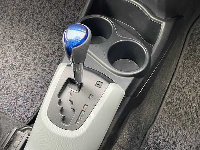 トヨタ アクア S 愛知県 2014(平26)年 11.9万km ディープアメジストマイカメタリック ワンオーナー/純正ナビ/Bluetooth接続/バックカメラ/ワンセグテレビ/ETC/横滑り防止装置/純正フロアマット/プッシュスタート/スマートキー/電動格納式ミラー