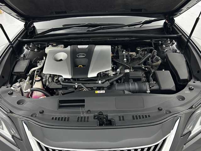 レクサス ＥＳ 300h バージョンL 愛知県 2020(令2)年 2.3万km グラファイトブラックガラスフレーク 禁煙車/マークレビンソンサウンドシステム/純正12.3インチナビ/・AM/FM/・CD/DVD/・SD/USB/AUX/・Bluetooth/・Miracast/・フルセグTV/パノラミックビューモニター/ステアリングスイッチ/ステアリングヒーター/革巻きステアリング/パドルシフト/サンルーフ/プリクラッシュセーフティ/レーンキープアシスト/ブラインドスポットモニター/パーキングサポートアラート/ヘッドアップディスプレイ/リアサンシェード/全席パワーシート/前席メモリーシート/全席シートヒーター/前席シートベンチレーション/ビルトインETC2.0/前後ドライブレコーダー/オートマチックハイビーム/LEDヘッドライト/フォグランプ/オートリトラミラー