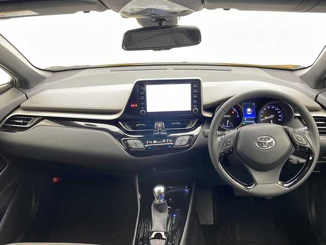 トヨタ Ｃ－ＨＲ G 宮崎県 2021(令3)年 7.3万km イエロー 禁煙車/トヨタセーフティセンス/純正8型ディスプレイオーディオ/（T-CONNECT/Bluetooth/FMAM）/純正バックカメラ/純正モデリスタエアロ/純正ビルトインETC/純正18インチアルミ/純正LEDオートライト/純正LEDフォグ/純正フロアマット/全方位モニター/アダプティブクルーズコントロール/レーンディパーチャーアラート/オートマチックハイビーム/クリアランスソナー/ブラインドスポットモニター/電子パーキング/オートホールド/本革巻ハンドル/デュアルオートエアコン（ナノイー）/前席シートヒーター/ハーフレザーシート/ウインカードアミラー/オート電動格納ミラー/スマートキー/プッシュエンジンスタート/スペアキー/新車時保証書/取扱い説明書