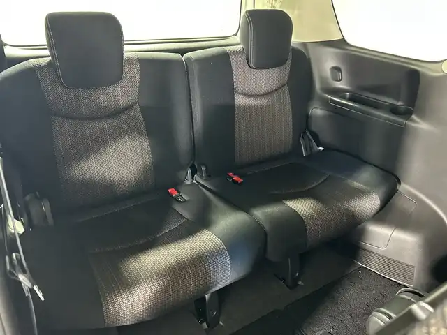 日産 セレナ HWS S HV Vセレ +SeftyⅡ 神奈川県 2015(平27)年 5.6万km ブリリアントホワイトパール 純正7インチナビ/・BT/フルセグTV/SD/CD/DVD/USB/AM/FM/インテリジェントアラウンドビューモニター/エマージェンシーブレーキ/レーンキープアシスト/両側電動スライドドア/前後クリアランスソナー/アイドリングストップ機能/ビルトインETC2.0/ECOモード/ヒルスタートアシスト/スマートキー/スペアキー/プッシュスタートボタン/Autoライト/純正16インチアルミホイール/純正ドアバイザー/純正フロアマット