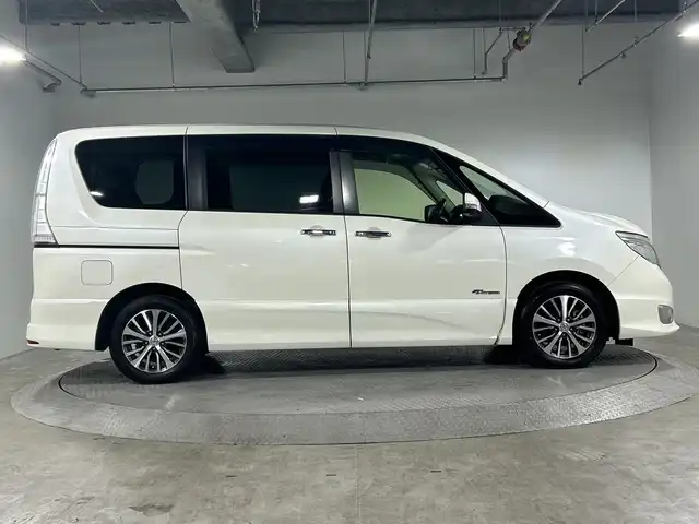 日産 セレナ HWS S HV Vセレ +SeftyⅡ 神奈川県 2015(平27)年 5.6万km ブリリアントホワイトパール 純正7インチナビ/・BT/フルセグTV/SD/CD/DVD/USB/AM/FM/インテリジェントアラウンドビューモニター/エマージェンシーブレーキ/レーンキープアシスト/両側電動スライドドア/前後クリアランスソナー/アイドリングストップ機能/ビルトインETC2.0/ECOモード/ヒルスタートアシスト/スマートキー/スペアキー/プッシュスタートボタン/Autoライト/純正16インチアルミホイール/純正ドアバイザー/純正フロアマット
