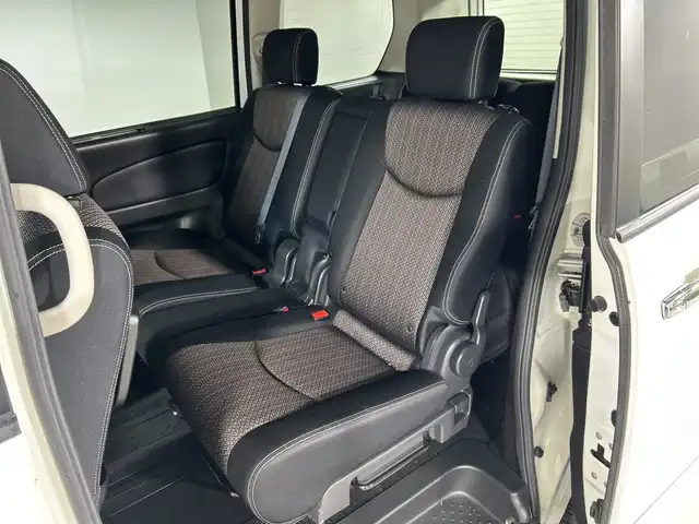 日産 セレナ HWS S HV Vセレ +SeftyⅡ 神奈川県 2015(平27)年 5.6万km ブリリアントホワイトパール 純正7インチナビ/・BT/フルセグTV/SD/CD/DVD/USB/AM/FM/インテリジェントアラウンドビューモニター/エマージェンシーブレーキ/レーンキープアシスト/両側電動スライドドア/前後クリアランスソナー/アイドリングストップ機能/ビルトインETC2.0/ECOモード/ヒルスタートアシスト/スマートキー/スペアキー/プッシュスタートボタン/Autoライト/純正16インチアルミホイール/純正ドアバイザー/純正フロアマット