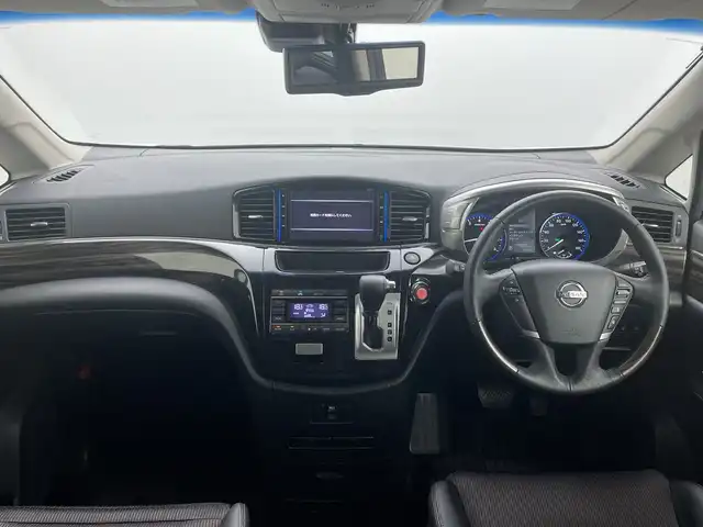 日産 エルグランド 250HWS S アーバンクロム 三重県 2020(令2)年 3.8万km ブリリアントホワイトパール 禁煙車/純正９インチＳＤナビ　/バックカメラ/WAC/MTモード付きAT/ウッドコンビステアリング/ハーフレザーシート/社外サス/両側パワースライドドア　　/純正１１インチフリップダウンモニター　/エマージェンシーブレーキ　/レーダークルーズコントロール　/オートハイビーム/オートライト /フォグ　/ビルトインＥＴＣ２．０　/ＬＥＤ