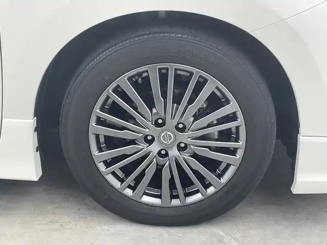 日産 エルグランド 250HWS S アーバンクロム 三重県 2020(令2)年 3.8万km ブリリアントホワイトパール 禁煙車/純正９インチＳＤナビ　/バックカメラ/WAC/MTモード付きAT/ウッドコンビステアリング/ハーフレザーシート/社外サス/両側パワースライドドア　　/純正１１インチフリップダウンモニター　/エマージェンシーブレーキ　/レーダークルーズコントロール　/オートハイビーム/オートライト /フォグ　/ビルトインＥＴＣ２．０　/ＬＥＤ