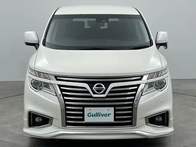 日産 エルグランド 250HWS S アーバンクロム 三重県 2020(令2)年 3.8万km ブリリアントホワイトパール 禁煙車/純正９インチＳＤナビ　/バックカメラ/WAC/MTモード付きAT/ウッドコンビステアリング/ハーフレザーシート/社外サス/両側パワースライドドア　　/純正１１インチフリップダウンモニター　/エマージェンシーブレーキ　/レーダークルーズコントロール　/オートハイビーム/オートライト /フォグ　/ビルトインＥＴＣ２．０　/ＬＥＤ
