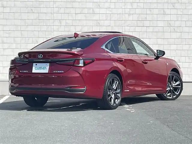 レクサス ＥＳ 300h Fスポーツ 愛知県 2020(令2)年 4.8万km レッドマイカクリスタルシャイン 前期型ES”F SPORT”/“F SPORT”ディンプル本革ステアリング/“F SPORT”TFT液晶式メーター/“F SPORT”オーナメントパネル/カラーヘッドアップディスプレイ/ドライブモードセレクト/純正ディスプレイオーディオ（ナビ付き）/バックカメラ/フルセグTV/CD/DVD再生/ETC2.0/ミュージックサーバー（SD録音）/Bluetooth/USB/AUX接続/アダプティブクルーズコントロール/MTモード付きCVT/パドルシフト/パワーシート（D/N）/本革シート/シートヒーター（D/N）/シートベンチレーション（D/N）/サンルーフ/純正フロアマット/ハンズフリーパワートランクリッド/純正トランクスポイラー/純正19インチアルミホイール/三眼フルLEDヘッドランプ（シーケンシャルウィンカー）/オートマチックハイビーム/コーナーセンサー/横滑り防止装置/衝突軽減ブレーキ/レーンキープアシスト/ブラインドスポットモニター/電動パーキングブレーキ/ブレーキホールド/純正ドライブレコーダー（前後）/電動チルト&テレスコピック/デジタルインナーミラー/ステアリングヒーター
