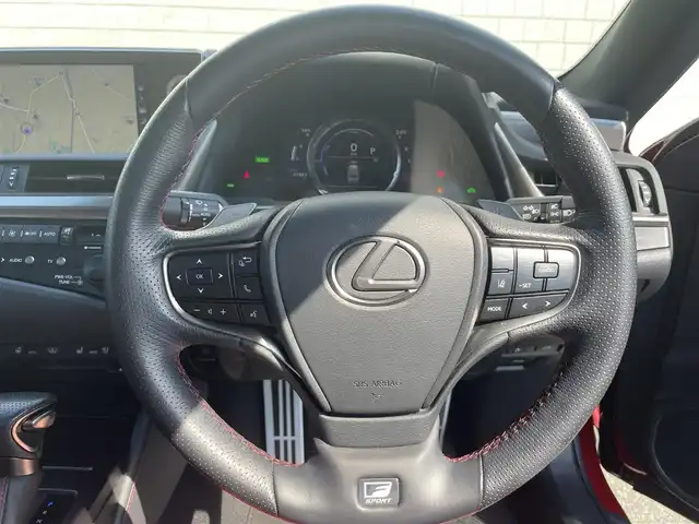 レクサス ＥＳ 300h Fスポーツ 愛知県 2020(令2)年 4.8万km レッドマイカクリスタルシャイン 前期型ES”F SPORT”/“F SPORT”ディンプル本革ステアリング/“F SPORT”TFT液晶式メーター/“F SPORT”オーナメントパネル/カラーヘッドアップディスプレイ/ドライブモードセレクト/純正ディスプレイオーディオ（ナビ付き）/バックカメラ/フルセグTV/CD/DVD再生/ETC2.0/ミュージックサーバー（SD録音）/Bluetooth/USB/AUX接続/アダプティブクルーズコントロール/MTモード付きCVT/パドルシフト/パワーシート（D/N）/本革シート/シートヒーター（D/N）/シートベンチレーション（D/N）/サンルーフ/純正フロアマット/ハンズフリーパワートランクリッド/純正トランクスポイラー/純正19インチアルミホイール/三眼フルLEDヘッドランプ（シーケンシャルウィンカー）/オートマチックハイビーム/コーナーセンサー/横滑り防止装置/衝突軽減ブレーキ/レーンキープアシスト/ブラインドスポットモニター/電動パーキングブレーキ/ブレーキホールド/純正ドライブレコーダー（前後）/電動チルト&テレスコピック/デジタルインナーミラー/ステアリングヒーター