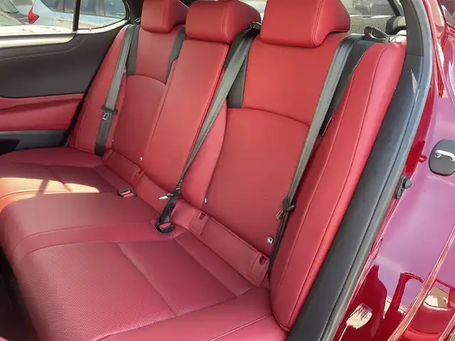 レクサス ＥＳ 300h Fスポーツ 愛知県 2020(令2)年 4.8万km レッドマイカクリスタルシャイン 前期型ES”F SPORT”/“F SPORT”ディンプル本革ステアリング/“F SPORT”TFT液晶式メーター/“F SPORT”オーナメントパネル/カラーヘッドアップディスプレイ/ドライブモードセレクト/純正ディスプレイオーディオ（ナビ付き）/バックカメラ/フルセグTV/CD/DVD再生/ETC2.0/ミュージックサーバー（SD録音）/Bluetooth/USB/AUX接続/アダプティブクルーズコントロール/MTモード付きCVT/パドルシフト/パワーシート（D/N）/本革シート/シートヒーター（D/N）/シートベンチレーション（D/N）/サンルーフ/純正フロアマット/ハンズフリーパワートランクリッド/純正トランクスポイラー/純正19インチアルミホイール/三眼フルLEDヘッドランプ（シーケンシャルウィンカー）/オートマチックハイビーム/コーナーセンサー/横滑り防止装置/衝突軽減ブレーキ/レーンキープアシスト/ブラインドスポットモニター/電動パーキングブレーキ/ブレーキホールド/純正ドライブレコーダー（前後）/電動チルト&テレスコピック/デジタルインナーミラー/ステアリングヒーター