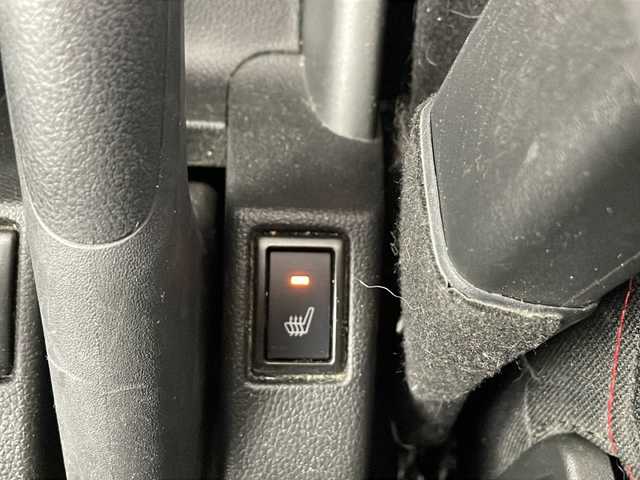 スズキ スイフト スポーツ セーフティPKG 埼玉県 2019(令1)年 2.3万km バーニングレッドPM 社外SDナビ/（BT/フルTV/FM/AM/CD/DVD）/スズキセーフティサポート/・デュアルセンサーブレーキサポート/・車線逸脱警報機能/・アダプティブクルーズコントロール/・ハイビームアシスト/純正アルミホイール/シートヒーター/ビルトインETC