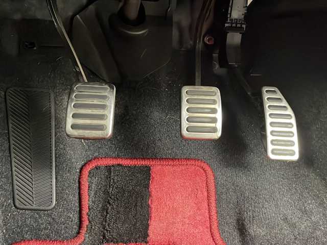 スズキ スイフト スポーツ セーフティPKG 埼玉県 2019(令1)年 2.3万km バーニングレッドPM 社外SDナビ/（BT/フルTV/FM/AM/CD/DVD）/スズキセーフティサポート/・デュアルセンサーブレーキサポート/・車線逸脱警報機能/・アダプティブクルーズコントロール/・ハイビームアシスト/純正アルミホイール/シートヒーター/ビルトインETC