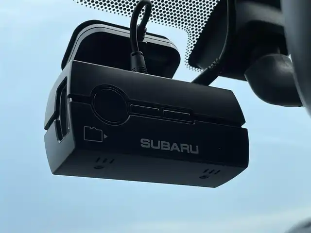 スバル インプレッサ スポーツ 2．0i－S アイサイト 愛知県 2017(平29)年 4.8万km クリスタルホワイトP 純正８型ナビ　ＳＴＩエアロ　禁煙車　フルセグＴＶ　Ｂｌｕｅｔｏｏｈ　バックカメラ　アイサイト　衝突軽減　車線逸脱　追従クルコン　ＬＥＤオートライト　パワーシート　ＥＴＣ２．０　電動パーキング　フォグ