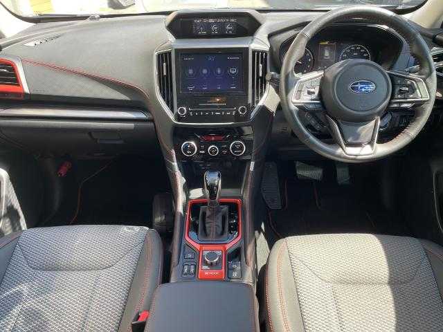 スバル フォレスター X－ブレイク 岩手県 2018(平30)年 2.8万km ダークグレーメタリック Apple Car Play/R1.2.3.4.5.6年スバル記録簿有/純正メモリナビ/(DVD/フルセグTV/Bluetooth/USB/MSV)/バックカメラ/サイドカメラ/前方ドライブレコーダー/ハーフレザーシート/前席パワーシート/全席シートヒーター/パワーバックドア/ブラインドスポットモニター/横滑り防止機能/レーンアシスト/衝突軽減ブレーキ/純正17インチアルミホイール/スマートキー/LEDヘッドライト/カーテンエアバッグ/レーダークルーズコントロール/ステアリングヒーター/オートビークルホールド/先行車発進お知らせ/X MODE