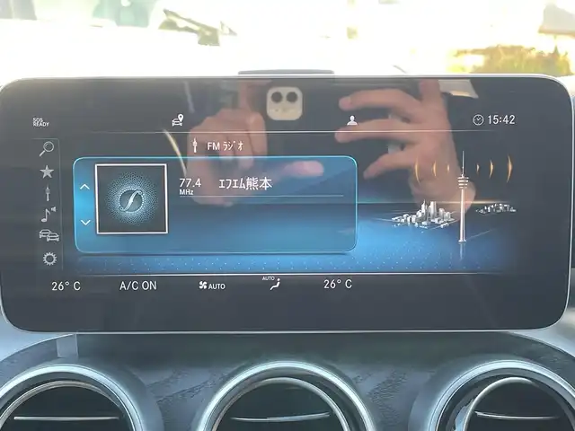 メルセデス・ベンツ Ｃ２２０ｄ アバンギャルド　AMGライン 熊本県 2019(令1)年 8.4万km ポーラホワイト ブルメスターサウンド/純正ナビ/【フルセグTV/Bluetooth/AppleCarPlay】/バックカメラ/イロットディストロニック（追従型クルコン）/パドルシフト/トラクションコントロール/AIR BODY CONTROLサスペンション/ヘッドアップディスプレイ/ブラインドスポットモニター/パーキングアシスト/電動チルト/黒革シート/パワーシート/シートヒーター/ステアリングヒーター/純正AMG18インチAW/ETC2.0/前後ドライブレコーダー/純正パフュームアトマイザー/コーナーセンサー/アイドリングストップ