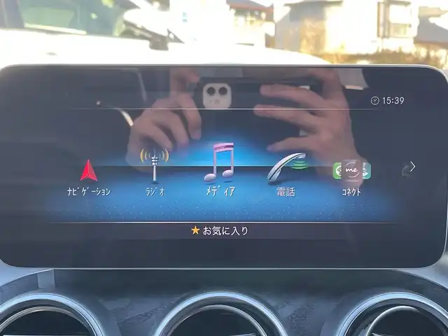 メルセデス・ベンツ Ｃ２２０ｄ アバンギャルド　AMGライン 熊本県 2019(令1)年 8.4万km ポーラホワイト ブルメスターサウンド/純正ナビ/【フルセグTV/Bluetooth/AppleCarPlay】/バックカメラ/イロットディストロニック（追従型クルコン）/パドルシフト/トラクションコントロール/AIR BODY CONTROLサスペンション/ヘッドアップディスプレイ/ブラインドスポットモニター/パーキングアシスト/電動チルト/黒革シート/パワーシート/シートヒーター/ステアリングヒーター/純正AMG18インチAW/ETC2.0/前後ドライブレコーダー/純正パフュームアトマイザー/コーナーセンサー/アイドリングストップ