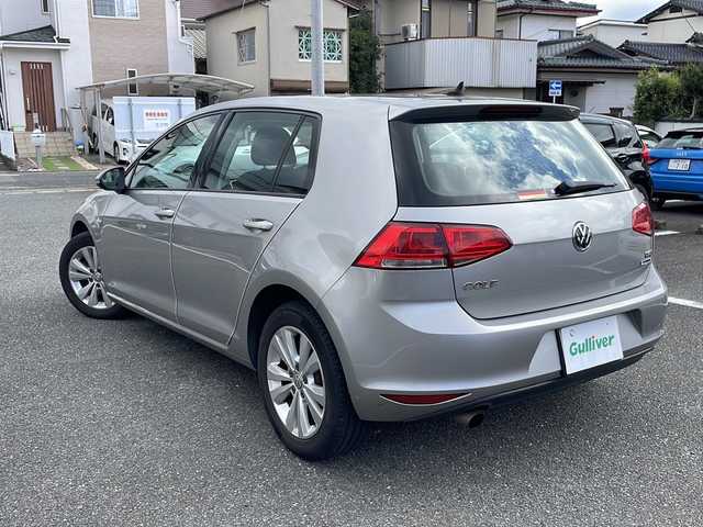 フォルクスワーゲン ゴルフ TSI コンフォートライン BM 福岡県 2015(平27)年 13.6万km タングステンシルバーメタリック 純正ナビ/（AM/FM/CD/DVD/SD/AUX/Bluetooth/ジュークボックス）/クルーズコントロール/アイドリングストップ/パドルシフト/ハンズフリー/オートホールド/ビルドインETC/ドライブレコーダー前後（SDカード無し）/オートライト/フォグランプ/電格ミラー/純正アルミホイール/保証書/取扱説明書/スペアキー×１