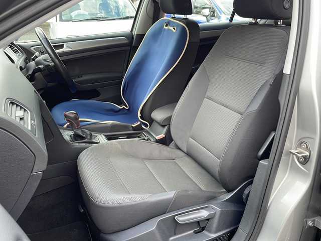 フォルクスワーゲン ゴルフ TSI コンフォートライン BM 福岡県 2015(平27)年 13.6万km タングステンシルバーメタリック 純正ナビ/（AM/FM/CD/DVD/SD/AUX/Bluetooth/ジュークボックス）/クルーズコントロール/アイドリングストップ/パドルシフト/ハンズフリー/オートホールド/ビルドインETC/ドライブレコーダー前後（SDカード無し）/オートライト/フォグランプ/電格ミラー/純正アルミホイール/保証書/取扱説明書/スペアキー×１