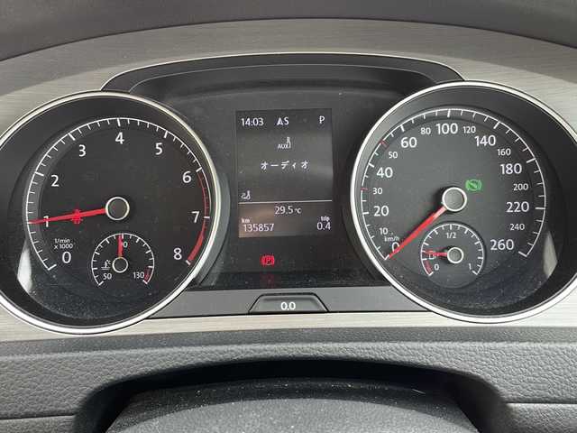 フォルクスワーゲン ゴルフ TSI コンフォートライン BM 福岡県 2015(平27)年 13.6万km タングステンシルバーメタリック 純正ナビ/（AM/FM/CD/DVD/SD/AUX/Bluetooth/ジュークボックス）/クルーズコントロール/アイドリングストップ/パドルシフト/ハンズフリー/オートホールド/ビルドインETC/ドライブレコーダー前後（SDカード無し）/オートライト/フォグランプ/電格ミラー/純正アルミホイール/保証書/取扱説明書/スペアキー×１