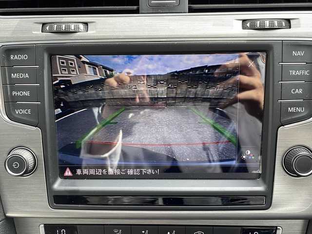 フォルクスワーゲン ゴルフ TSI コンフォートライン BM 福岡県 2015(平27)年 13.6万km タングステンシルバーメタリック 純正ナビ/（AM/FM/CD/DVD/SD/AUX/Bluetooth/ジュークボックス）/クルーズコントロール/アイドリングストップ/パドルシフト/ハンズフリー/オートホールド/ビルドインETC/ドライブレコーダー前後（SDカード無し）/オートライト/フォグランプ/電格ミラー/純正アルミホイール/保証書/取扱説明書/スペアキー×１