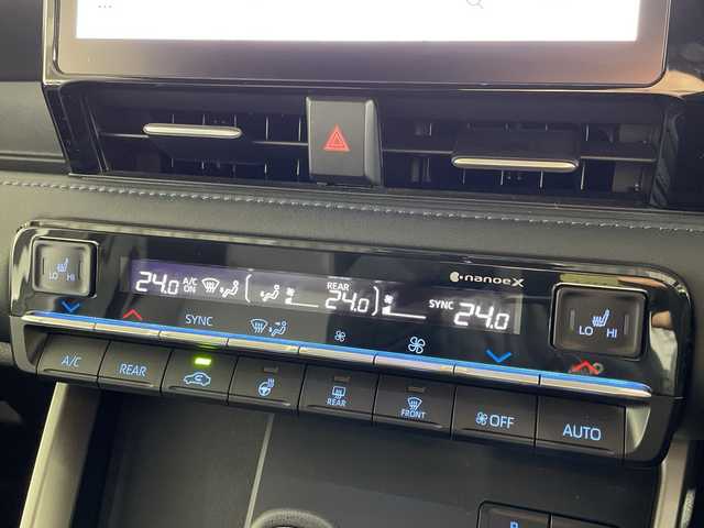 トヨタ ヴォクシー ハイブリッド S－Z 福岡県 2023(令5)年 2.3万km ホワイトパールクリスタルシャイン モデリスタエアロ/全方位モニター/純正ナビ（ＢＴ、フルセグ、ＣＤＤＶＤ、ＡＭＦＭ）/横滑り防止装置　/盗難防止装置　/衝突被害軽減システム　/レーンキープアシスト　/レーダークルーズコントロール　/フリップダウンモニター　/両側パワースライド/オットマン/電動リアゲート/ドライブレコーダー/純正アルミホイール