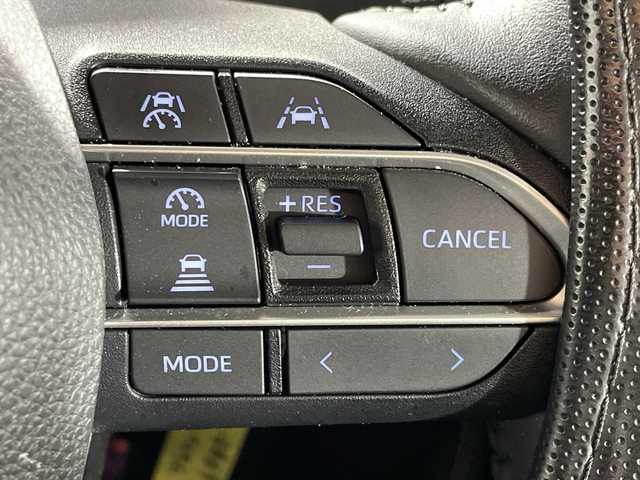 トヨタ ヴォクシー ハイブリッド S－Z 福岡県 2023(令5)年 2.3万km ホワイトパールクリスタルシャイン モデリスタエアロ/全方位モニター/純正ナビ（ＢＴ、フルセグ、ＣＤＤＶＤ、ＡＭＦＭ）/横滑り防止装置　/盗難防止装置　/衝突被害軽減システム　/レーンキープアシスト　/レーダークルーズコントロール　/フリップダウンモニター　/両側パワースライド/オットマン/電動リアゲート/ドライブレコーダー/純正アルミホイール