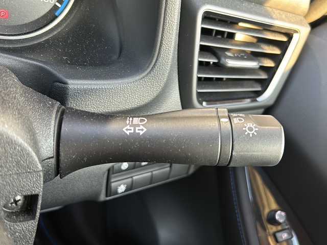 日産 リーフ X Vセレクション 静岡県 2020(令2)年 2.4万km ブリリアントホワイトパール/オーロラフレアブルーパール 2トーン 純正メモリナビ/・フルセグＴＶ/・Bluetooth/・USB/・HDMI/・AM/・FM/主要装備/・プロパイロット/・衝突軽減/・レーンキープ/・追従クルコン/・BSM/・コーナーセンサー前後/・全方位カメラ/・ETC2.0/・ドラレコ前/・シートヒーターD/N席/・デジタルインナーミラー/・純正フロアマット/・純正アルミホイール/・LEDヘッドライト/・オートハイビーム