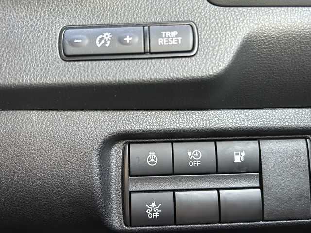 日産 リーフ X Vセレクション 静岡県 2020(令2)年 2.4万km ブリリアントホワイトパール/オーロラフレアブルーパール 2トーン 純正メモリナビ/・フルセグＴＶ/・Bluetooth/・USB/・HDMI/・AM/・FM/主要装備/・プロパイロット/・衝突軽減/・レーンキープ/・追従クルコン/・BSM/・コーナーセンサー前後/・全方位カメラ/・ETC2.0/・ドラレコ前/・シートヒーターD/N席/・デジタルインナーミラー/・純正フロアマット/・純正アルミホイール/・LEDヘッドライト/・オートハイビーム