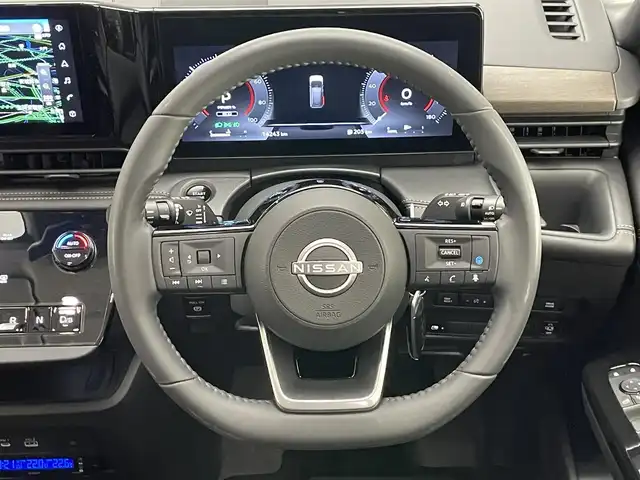 日産 セレナ e－パワー ハイウェイスター V 愛知県 2024(令6)年 1.5万km ダイヤモンドブラック 純正１２．３型ナビ　全方位カメラ　禁煙　デジタルインナーミラー　ワイヤレス充電　プロパイロット　ナビ連動前後ドラレコ　ＨＤＭＩ　ＢＳＭ　フロントダイナミックパック　衝突軽減　追従クルコン　ＥＴＣ２．０　レーンアシスト　エマージェンシーブレーキ　コーナーセンサー　