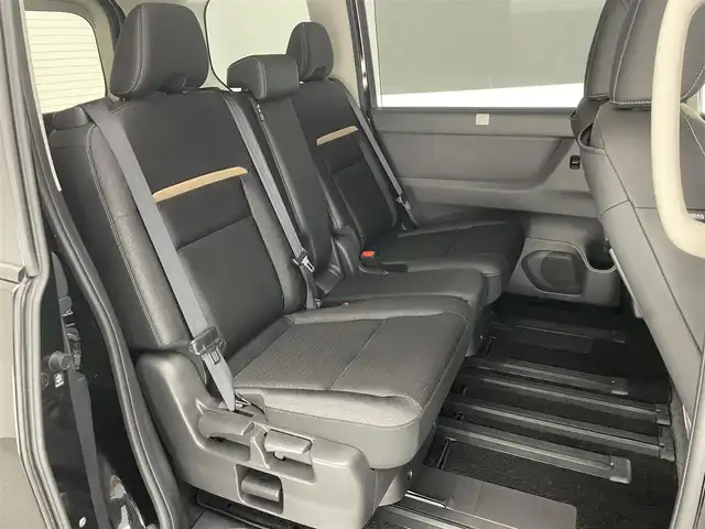 日産 セレナ e－パワー ハイウェイスター V 愛知県 2024(令6)年 1.5万km ダイヤモンドブラック 純正１２．３型ナビ　全方位カメラ　禁煙　デジタルインナーミラー　ワイヤレス充電　プロパイロット　ナビ連動前後ドラレコ　ＨＤＭＩ　ＢＳＭ　フロントダイナミックパック　衝突軽減　追従クルコン　ＥＴＣ２．０　レーンアシスト　エマージェンシーブレーキ　コーナーセンサー　