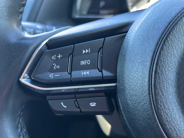 マツダ アクセラ スポーツ 15XD プロアクティブ 岐阜県 2016(平28)年 4万km ソウルレッドプレミアムメタリック 登録時走行距離：39897km/純正メーカーナビ/フルセグテレビ・Bluetooth・CD/レーダークルーズコントロール/パドルシフト/ETC/ターボ/MT付きAT/ヘッドアップディスプレイ/レーンキープアシスト/LEDヘッドライト/オートライト/アイドリングストップ/純正フロアマット/純正アルミホイール/プッシュスタート/スマートキー/スペアキー