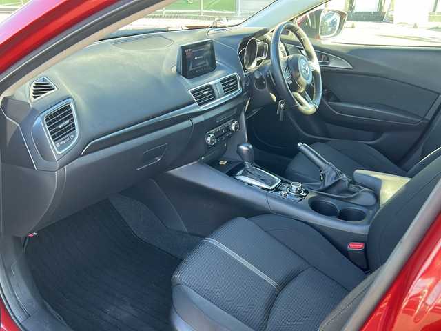 マツダ アクセラ スポーツ 15XD プロアクティブ 岐阜県 2016(平28)年 4万km ソウルレッドプレミアムメタリック 登録時走行距離：39897km/純正メーカーナビ/フルセグテレビ・Bluetooth・CD/レーダークルーズコントロール/パドルシフト/ETC/ターボ/MT付きAT/ヘッドアップディスプレイ/レーンキープアシスト/LEDヘッドライト/オートライト/アイドリングストップ/純正フロアマット/純正アルミホイール/プッシュスタート/スマートキー/スペアキー