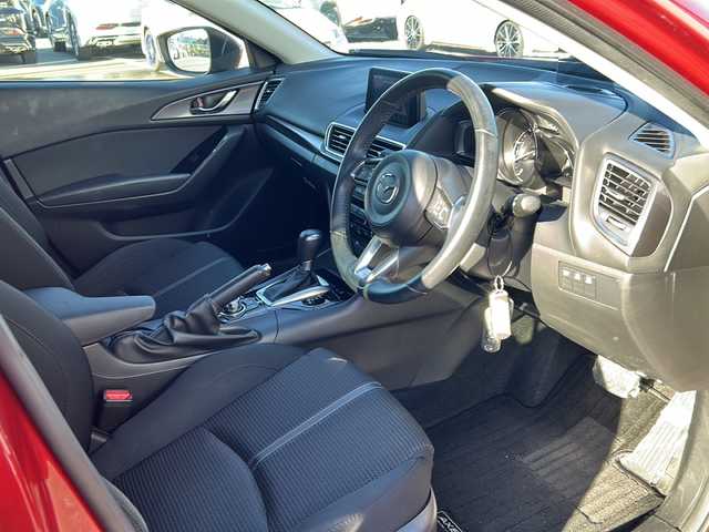 マツダ アクセラ スポーツ 15XD プロアクティブ 岐阜県 2016(平28)年 4万km ソウルレッドプレミアムメタリック 登録時走行距離：39897km/純正メーカーナビ/フルセグテレビ・Bluetooth・CD/レーダークルーズコントロール/パドルシフト/ETC/ターボ/MT付きAT/ヘッドアップディスプレイ/レーンキープアシスト/LEDヘッドライト/オートライト/アイドリングストップ/純正フロアマット/純正アルミホイール/プッシュスタート/スマートキー/スペアキー