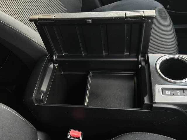 トヨタ プリウス α S ツーリングセレクション 愛知県 2016(平28)年 11.4万km アティチュードブラックマイカ /禁煙車/ワンオーナー//ALPINE9インチSDナビ//フルセグTV//Bluetooth//CD・DVD//FM・AM//バックカメラ//ビルトインETC//前方ドライブレコーダー//LEDオートライト・フォグランプ//純正フロアマット//純正ドアバイザー//プッシュスタート//ISOFIX//スペアキー//取扱説明書/新車保証書