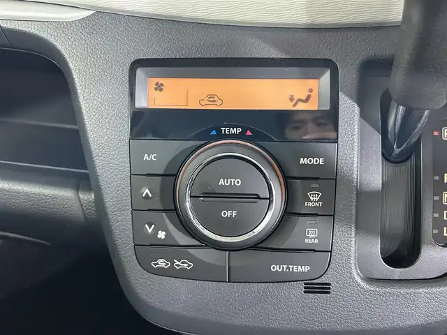 スズキ ワゴンＲ FZ 佐賀県 2015(平27)年 0.7万km ブルーイッシュブラックパール3 社外7インチナビ/ワンセグTV/CD/DVD/Bluetooth/衝突被害軽減システム/ハロゲンヘッドライト/横滑り防止装置/アイドリングストップ/ヘッドライトレベライザー/運転席シートヒーター/純正フロアマット/純正14インチアルミホイール/ステアリングリモコン/ドアバイザー/電動格納ミラー/スマートキー/スペアキー×１/プッシュスタート