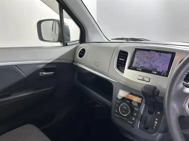 スズキ ワゴンＲ FZ 佐賀県 2015(平27)年 0.7万km ブルーイッシュブラックパール3 社外7インチナビ/ワンセグTV/CD/DVD/Bluetooth/衝突被害軽減システム/ハロゲンヘッドライト/横滑り防止装置/アイドリングストップ/ヘッドライトレベライザー/運転席シートヒーター/純正フロアマット/純正14インチアルミホイール/ステアリングリモコン/ドアバイザー/電動格納ミラー/スマートキー/スペアキー×１/プッシュスタート