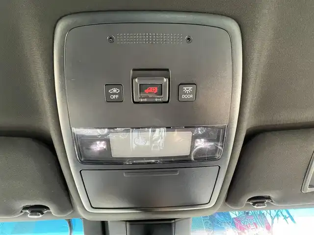 トヨタ クラウン ハイブリッド S Four 道央・札幌 2019(令1)年 6.2万km ホワイトパールクリスタルシャイン ・4WD/・衝突軽減ブレーキ/・寒冷地仕様/・純正ナビ/CD&DVD&BT&フルセグTV/・バックカメラ/・ハーフレザー/・前席シートヒーター/・ステアリングヒーター/・パドルシフト/・ハンズフリー/・前方ドライブレコーダー/・前後コーナーセンサー/・クリアランスソナー(後ろのみ)/・ビルトインETC/・置くだけ充電/・ABS/・横滑り防止装置/・レーンキープアシスト/・盗難防止装置/・オートリトラミラー/・オートライト/・LEDヘッドライト/・純正フロアマット/・スペアキー/・保証書/・取扱説明書