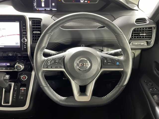 日産 セレナ ハイウェイスターVセレクションⅡ 沖縄県 2019(平31)年 6.9万km マルーンレッド 2トーン 県外仕入れ/禁煙車/純正9インチナビ/【CD/DVD/フルセグTV/BT】/プロパイロット/干す前方/アラウンドビューモニター/11インチ純正フリップダウンモニター/ETC/デジタルインナーミラー/両側パワースライドドア/ハンズフリーオートスライドドア/衝突被害軽減ブレーキ/前後コーナーセンサー/レーンキープアシスト/オートハイビーム/純正LEDヘッドライト/オートライト/16インチ純正アルミ/スマートキー