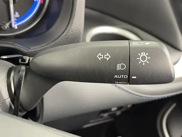 トヨタ ヴォクシー ハイブリッド S－Z 大分県 2023(令5)年 4.5万km アティチュードブラックマイカ 純正ディスプレイオーディオ/CD/DVD/BT/フルセグTV（キャンセラー付き）/純正フリップダウンモニター/ETC2.0 /快適利便パッケージHigh/・ハンズフリースライドドア/・パワーバックドア/・全席シートヒーター/・ステアリングヒーター/・オットマン/電動パーキング/オートブレーキホールド/両側パワースライドドア/トヨタセーフティセンス/ブラインドスポットモニター/クリアランスソナー/ステアリングヒーター/オートハイビーム/LEDヘッドライト/ドライブレコーダー