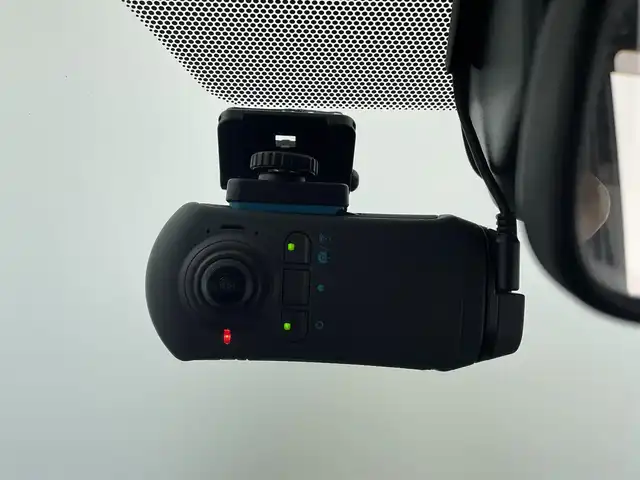 トヨタ ヴォクシー ハイブリッド S－Z 大分県 2023(令5)年 4.5万km アティチュードブラックマイカ 純正ディスプレイオーディオ/CD/DVD/BT/フルセグTV（キャンセラー付き）/純正フリップダウンモニター/ETC2.0 /快適利便パッケージHigh/・ハンズフリースライドドア/・パワーバックドア/・全席シートヒーター/・ステアリングヒーター/・オットマン/電動パーキング/オートブレーキホールド/両側パワースライドドア/トヨタセーフティセンス/ブラインドスポットモニター/クリアランスソナー/ステアリングヒーター/オートハイビーム/LEDヘッドライト/ドライブレコーダー