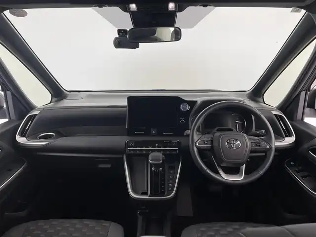 トヨタ ヴォクシー ハイブリッド S－Z 大分県 2023(令5)年 4.5万km アティチュードブラックマイカ 純正ディスプレイオーディオ/CD/DVD/BT/フルセグTV（キャンセラー付き）/純正フリップダウンモニター/ETC2.0 /快適利便パッケージHigh/・ハンズフリースライドドア/・パワーバックドア/・全席シートヒーター/・ステアリングヒーター/・オットマン/電動パーキング/オートブレーキホールド/両側パワースライドドア/トヨタセーフティセンス/ブラインドスポットモニター/クリアランスソナー/ステアリングヒーター/オートハイビーム/LEDヘッドライト/ドライブレコーダー