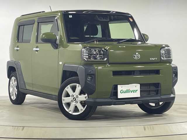 ダイハツ タフト G 神奈川県 2022(令4)年 0.8万km フォレストカーキメタリック ガラスルーフ/純正メモリーナビ【NMZK-W72D】/AM　FM　フルセグ　DVD　CD　USB　SD　Bluetooth/バックカメラ/スマートアシスト/前席シートヒーター/ビルトインETC/ナビ連動前後ドライブレコーダー/革巻ステアリング/ステアリングリモコン/ブレーキホールド/ISOFIX対応/フロアマット/スマートキー×2/保証書/取扱説明書/LEDヘッドライト/フォグランプ/ルーフレール/純正15インチAW/ドアバイザー/先行車発進お知らせ/衝突警報/車線逸脱警報/標識認識/ふらつき警報/謝前逸脱抑制/LKC（レーンキープコントロール）