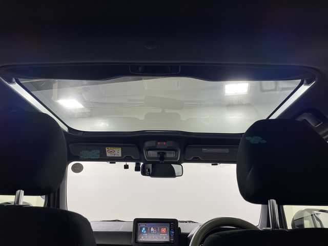 ダイハツ タフト G 神奈川県 2022(令4)年 0.8万km フォレストカーキメタリック ガラスルーフ/純正メモリーナビ【NMZK-W72D】/AM　FM　フルセグ　DVD　CD　USB　SD　Bluetooth/バックカメラ/スマートアシスト/前席シートヒーター/ビルトインETC/ナビ連動前後ドライブレコーダー/革巻ステアリング/ステアリングリモコン/ブレーキホールド/ISOFIX対応/フロアマット/スマートキー×2/保証書/取扱説明書/LEDヘッドライト/フォグランプ/ルーフレール/純正15インチAW/ドアバイザー/先行車発進お知らせ/衝突警報/車線逸脱警報/標識認識/ふらつき警報/謝前逸脱抑制/LKC（レーンキープコントロール）