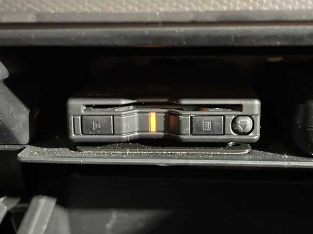 ダイハツ タフト G 神奈川県 2022(令4)年 0.8万km フォレストカーキメタリック ガラスルーフ/純正メモリーナビ【NMZK-W72D】/AM　FM　フルセグ　DVD　CD　USB　SD　Bluetooth/バックカメラ/スマートアシスト/前席シートヒーター/ビルトインETC/ナビ連動前後ドライブレコーダー/革巻ステアリング/ステアリングリモコン/ブレーキホールド/ISOFIX対応/フロアマット/スマートキー×2/保証書/取扱説明書/LEDヘッドライト/フォグランプ/ルーフレール/純正15インチAW/ドアバイザー/先行車発進お知らせ/衝突警報/車線逸脱警報/標識認識/ふらつき警報/謝前逸脱抑制/LKC（レーンキープコントロール）