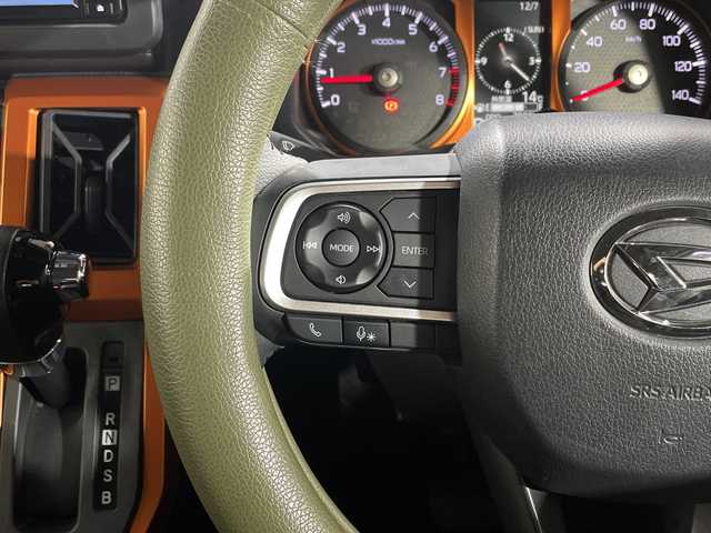 ダイハツ タフト G 神奈川県 2022(令4)年 0.8万km フォレストカーキメタリック ガラスルーフ/純正メモリーナビ【NMZK-W72D】/AM　FM　フルセグ　DVD　CD　USB　SD　Bluetooth/バックカメラ/スマートアシスト/前席シートヒーター/ビルトインETC/ナビ連動前後ドライブレコーダー/革巻ステアリング/ステアリングリモコン/ブレーキホールド/ISOFIX対応/フロアマット/スマートキー×2/保証書/取扱説明書/LEDヘッドライト/フォグランプ/ルーフレール/純正15インチAW/ドアバイザー/先行車発進お知らせ/衝突警報/車線逸脱警報/標識認識/ふらつき警報/謝前逸脱抑制/LKC（レーンキープコントロール）